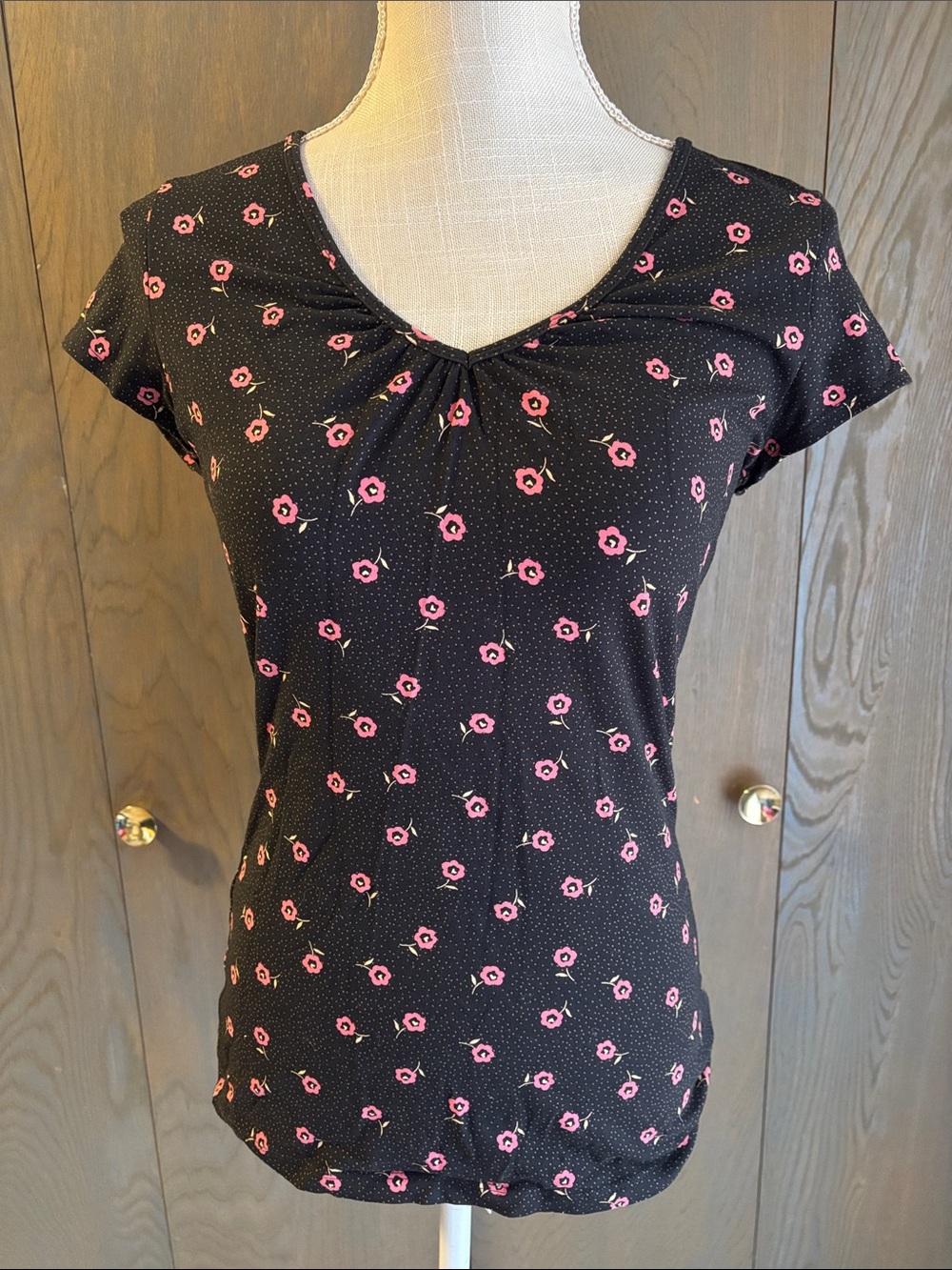 Express Snug Fit T Shirt Top Floral Black V Neck Stretch Bodycon Y2K